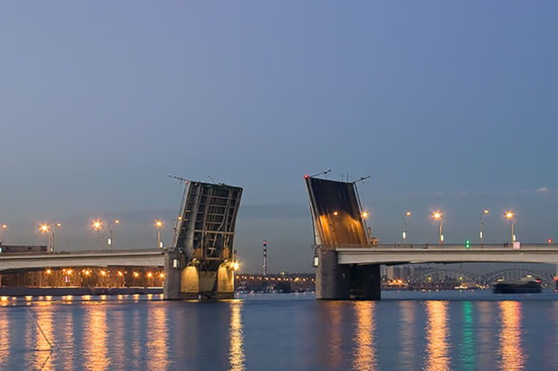 Мост Александра Невского: развод
