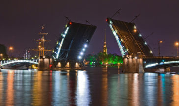 Сколько разводных мостов в Санкт-Петербурге