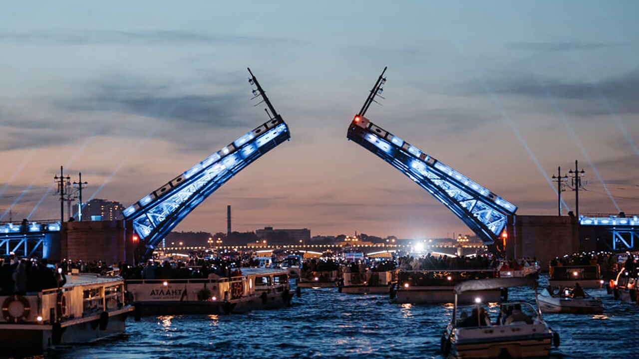 Зачем разводят мосты в Санкт-Петербурге