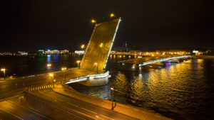 Литейный мост ночью.